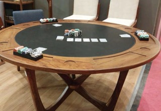 Deco Listo Oak Gaming Table